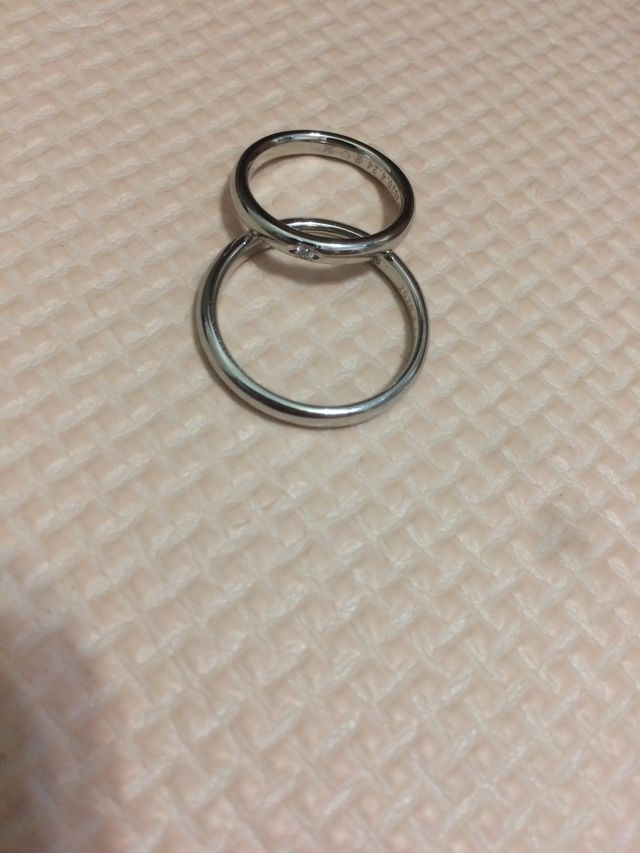 シンプルなデザインでつけやすいです。