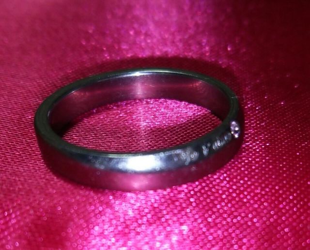 表に「Je t'aime.」と刻印あり