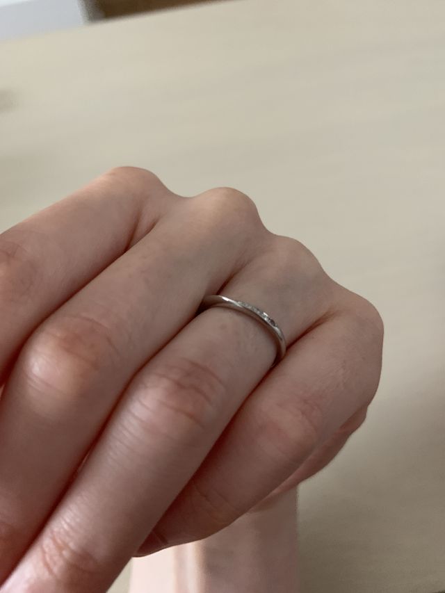 他者から見るとシルバーリングのようにシンプルに見える。