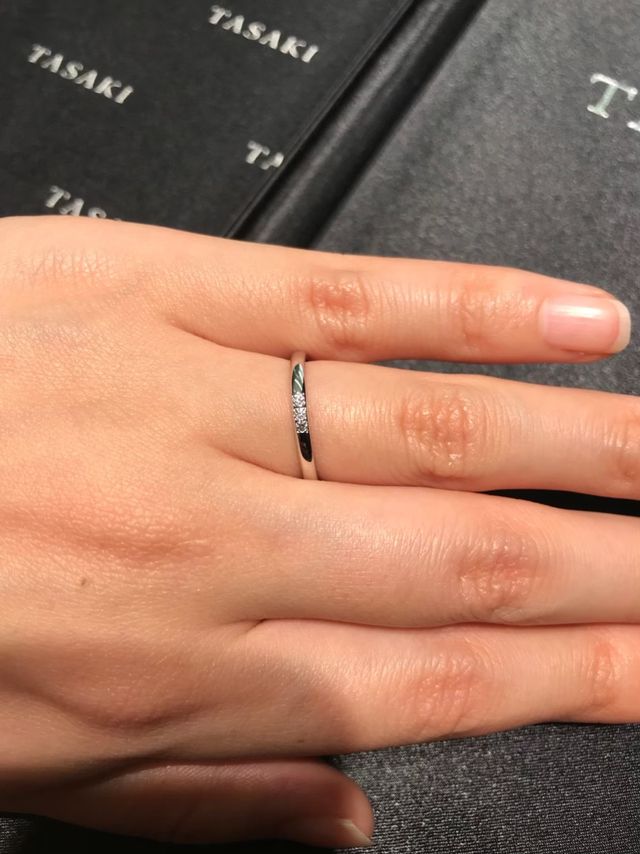 ストレートとメレダイヤのデザイン