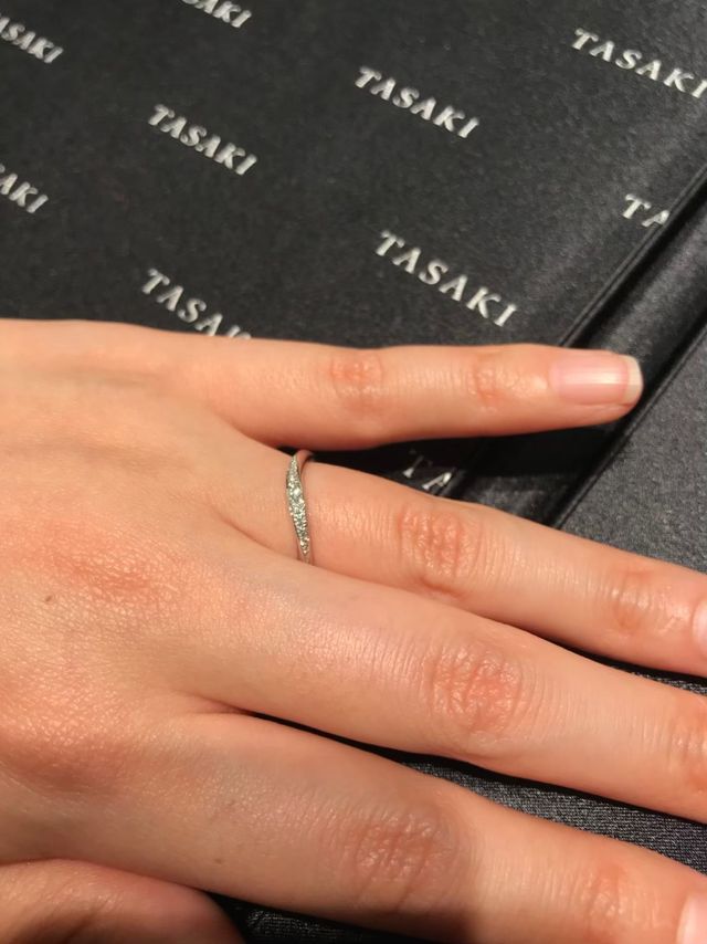 ウェーブとメレダイヤのデザイン