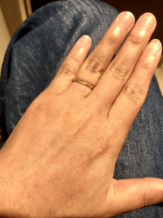 肌になじむゴールドです