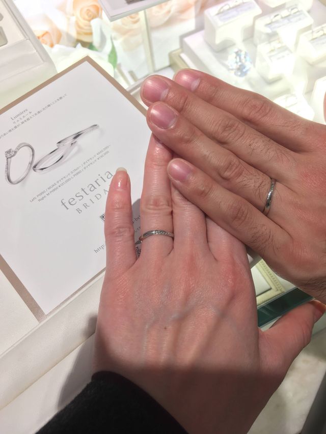 通りがかりに思わず足を止めて試着してしまいました。