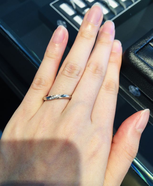 リングもダイヤモンドも様々なデザインがありました。