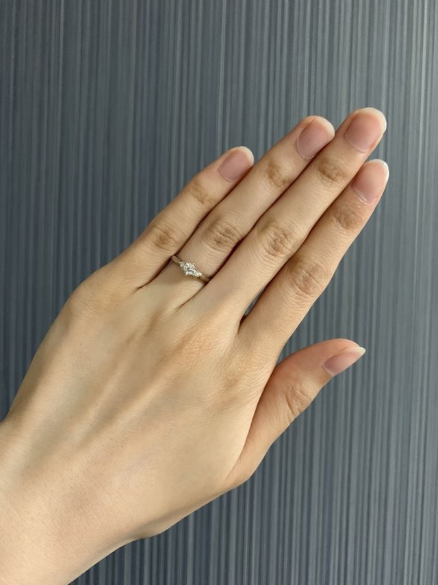 指輪を着用した際の写真です。