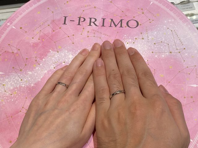 とても綺麗なデザインで、着けていて指に馴染んで見えます