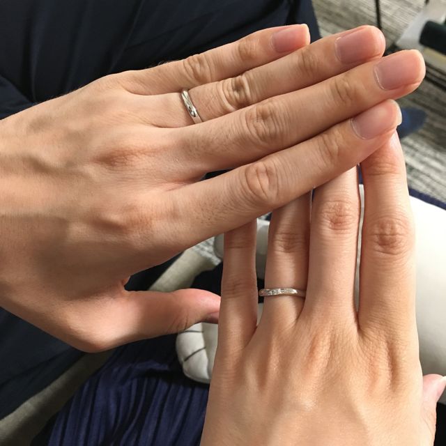 結婚指輪を実際に着用して
