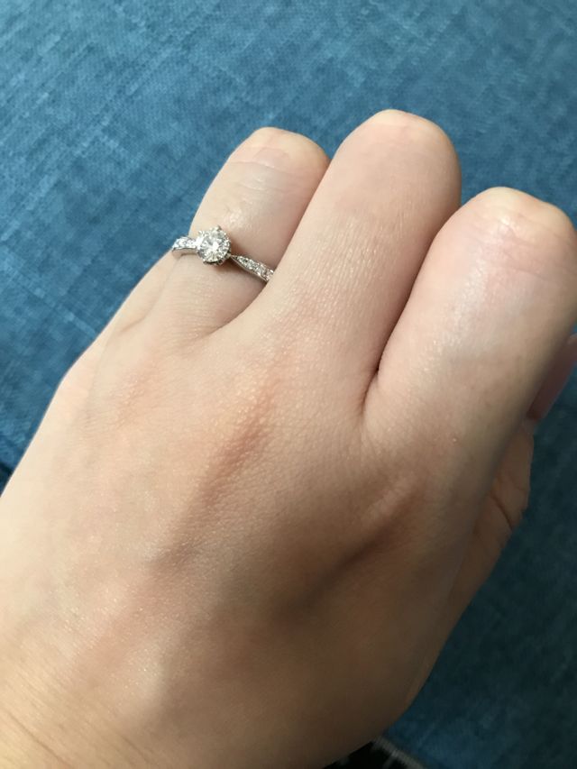 ストレートの華やかリングです