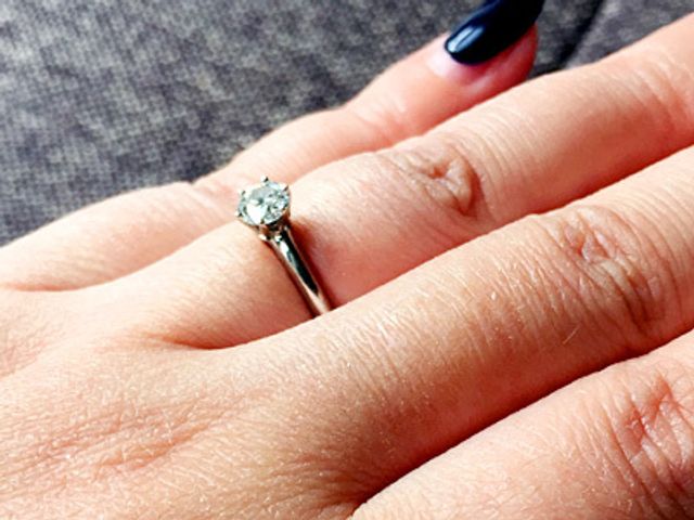 カラットによってリングの太さがかわります。