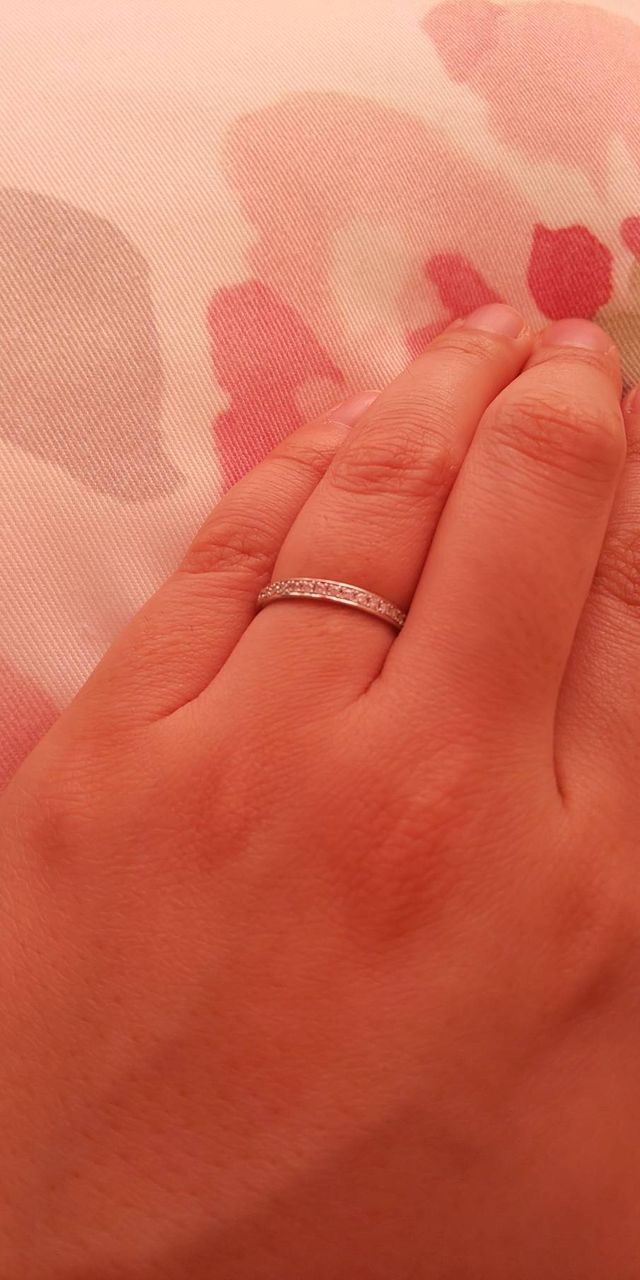 ハーフエターナルリング。丸形。細め。