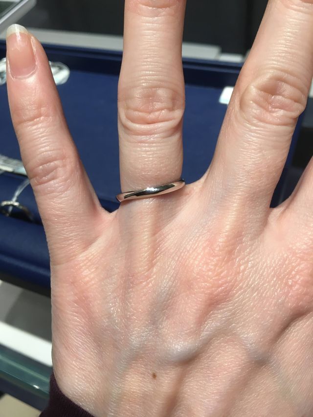 シンプルなウェーブリング