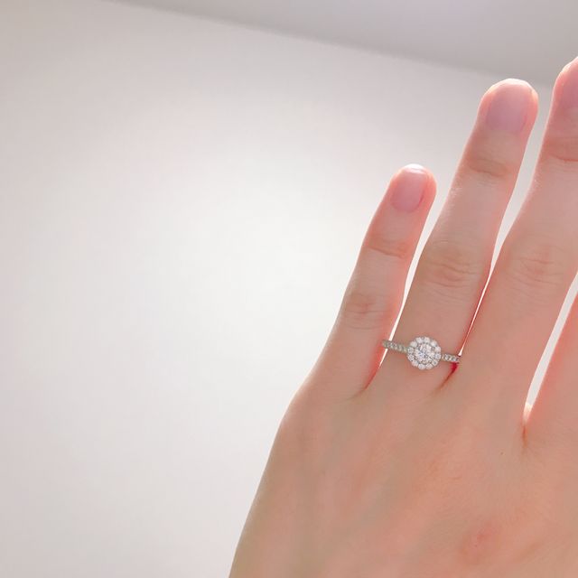 ０.2ctですが、かなり大振りに見えます