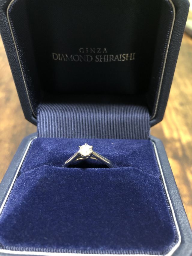 婚約指輪　結婚指輪とセットなので重ねて着けるとぴったり