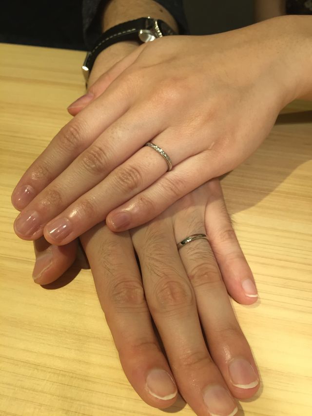 結婚指輪です。二人ともこれだ！とびびっときて購入しました