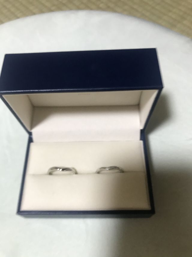 スタイリッシュなデザインで指も綺麗に見えて気に入っています。