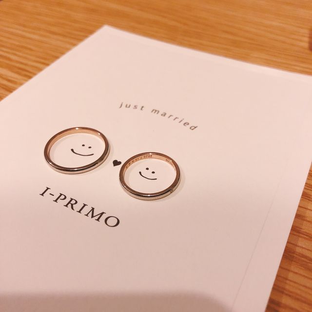 内側がピンクゴールドでとてもかわいいです。