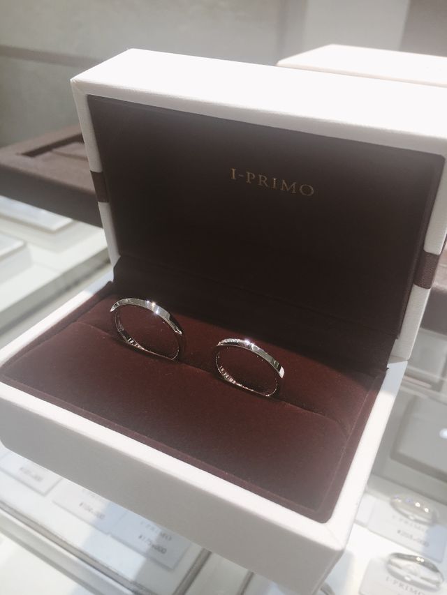 購入したその場で撮影したものです。