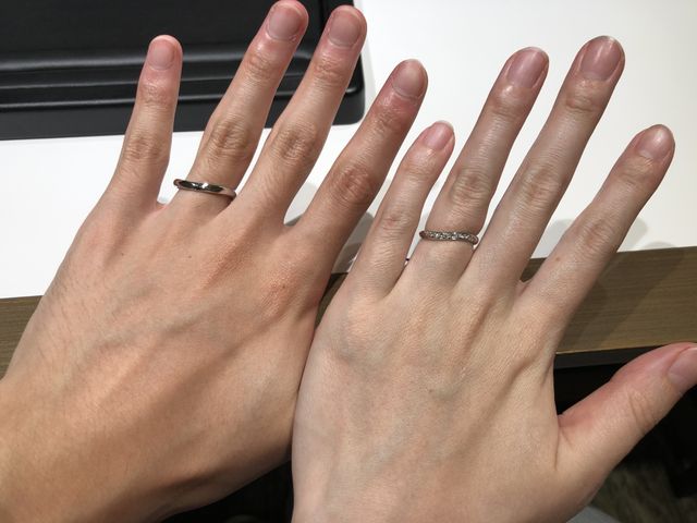 デランシーというウェーブの指輪です。