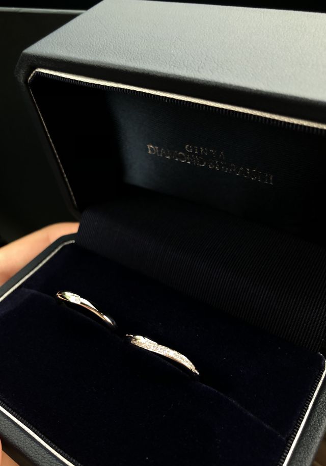結婚指輪として受け取った日に撮った写真です
