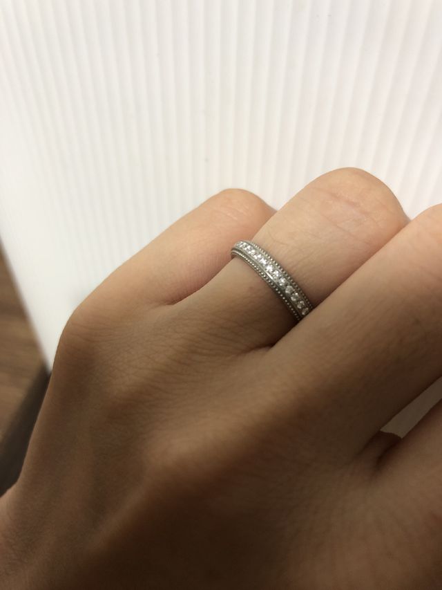 主人とペアで購入。上品でとても気に入ってます。