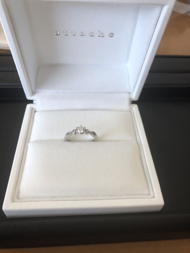 アターシュ　エンゲージリング
