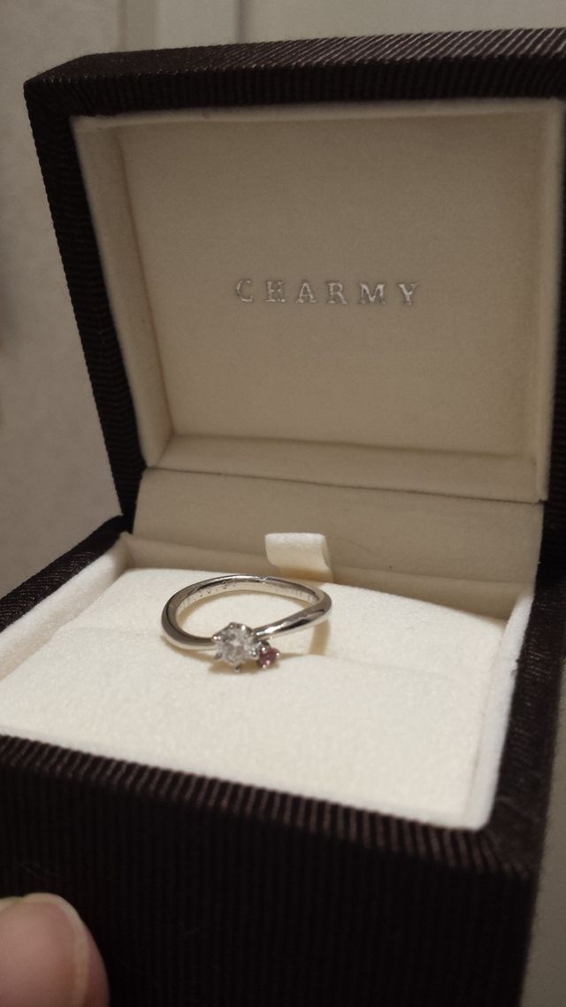 私の婚約指輪です♪