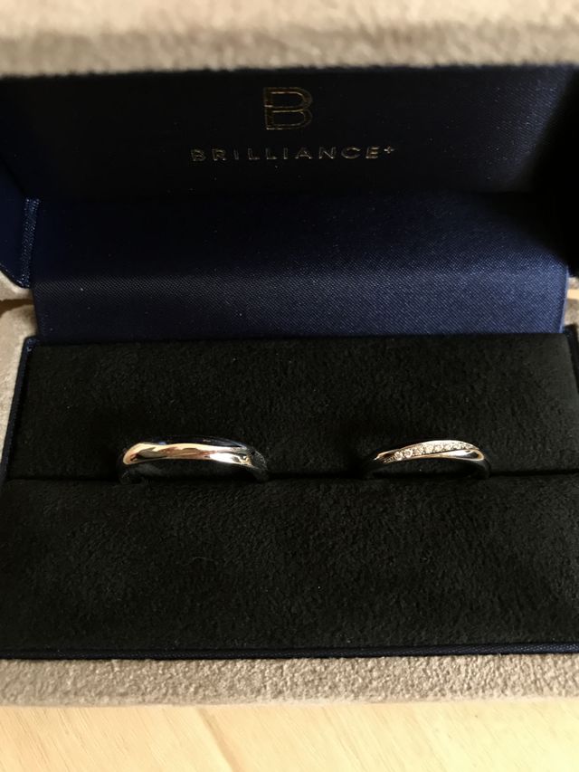 ペアの結婚指輪です。