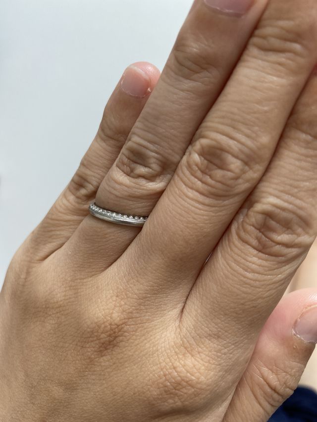 上下半分ずつデザインが違う所がポイント