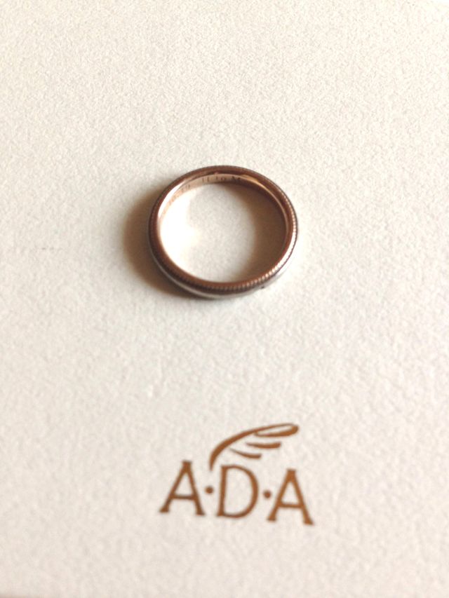 外側と中側は色が違うデザイン