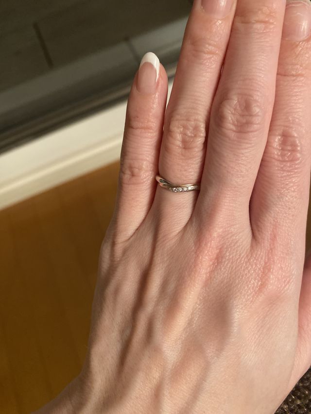 緩やかなカーブ
プラチナとゴールドのコンビ使い