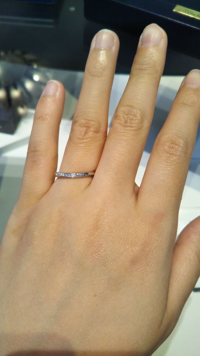 ダイヤの輝きがきれいです