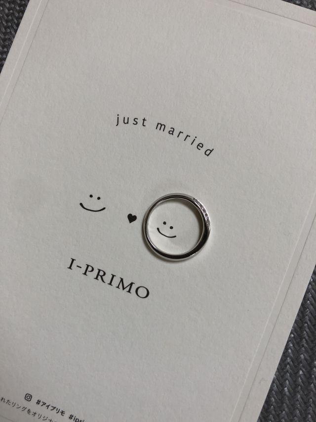 ペネロープという名前のダイヤ付きの方のリングです。