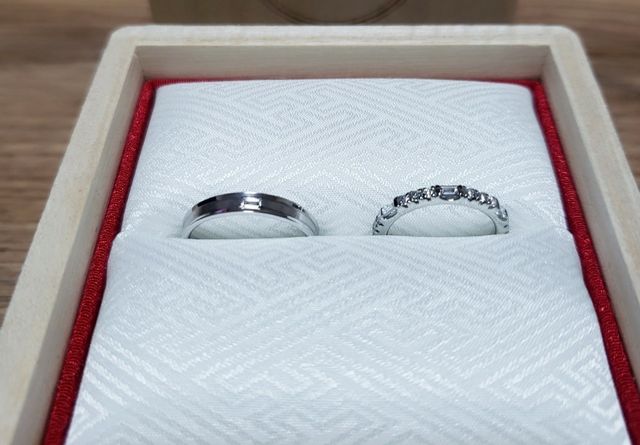 ボックスが桐箱で他にはない感じが特別感あってとてもいいです！