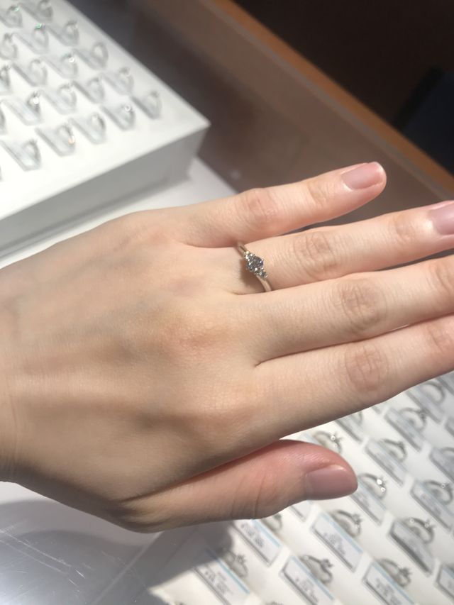 ウェーブタイプの婚約指輪