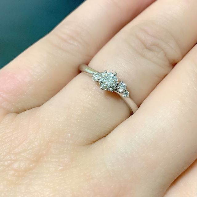 流れるようなデザインが他にはない感じでとても気に入っています