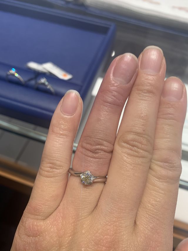 花が開いているようなデザイン。