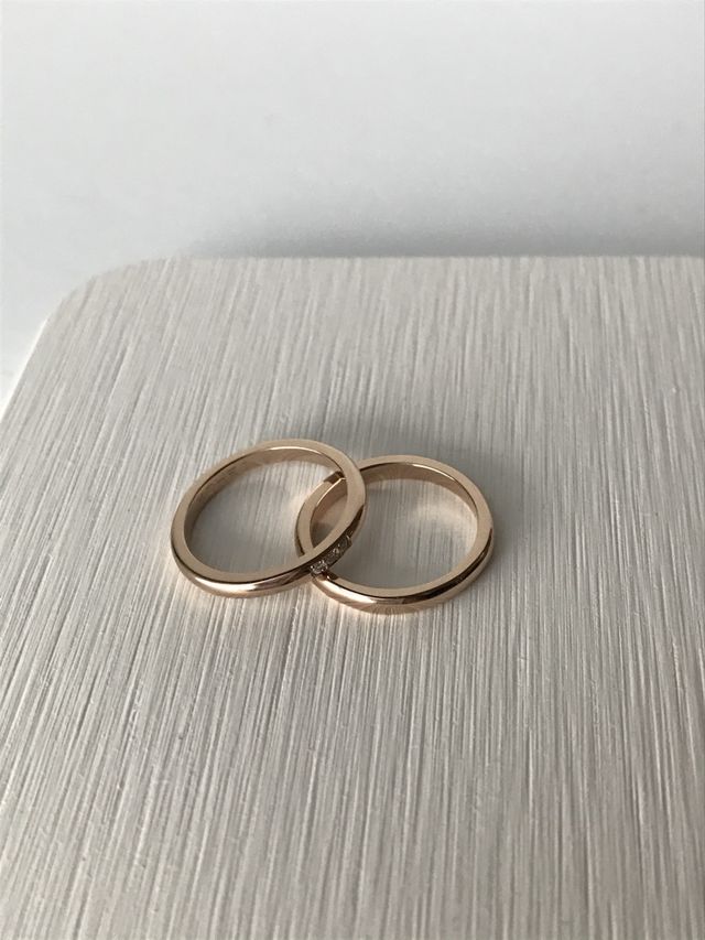 ピンクゴールドのシンプルなものを作りました。