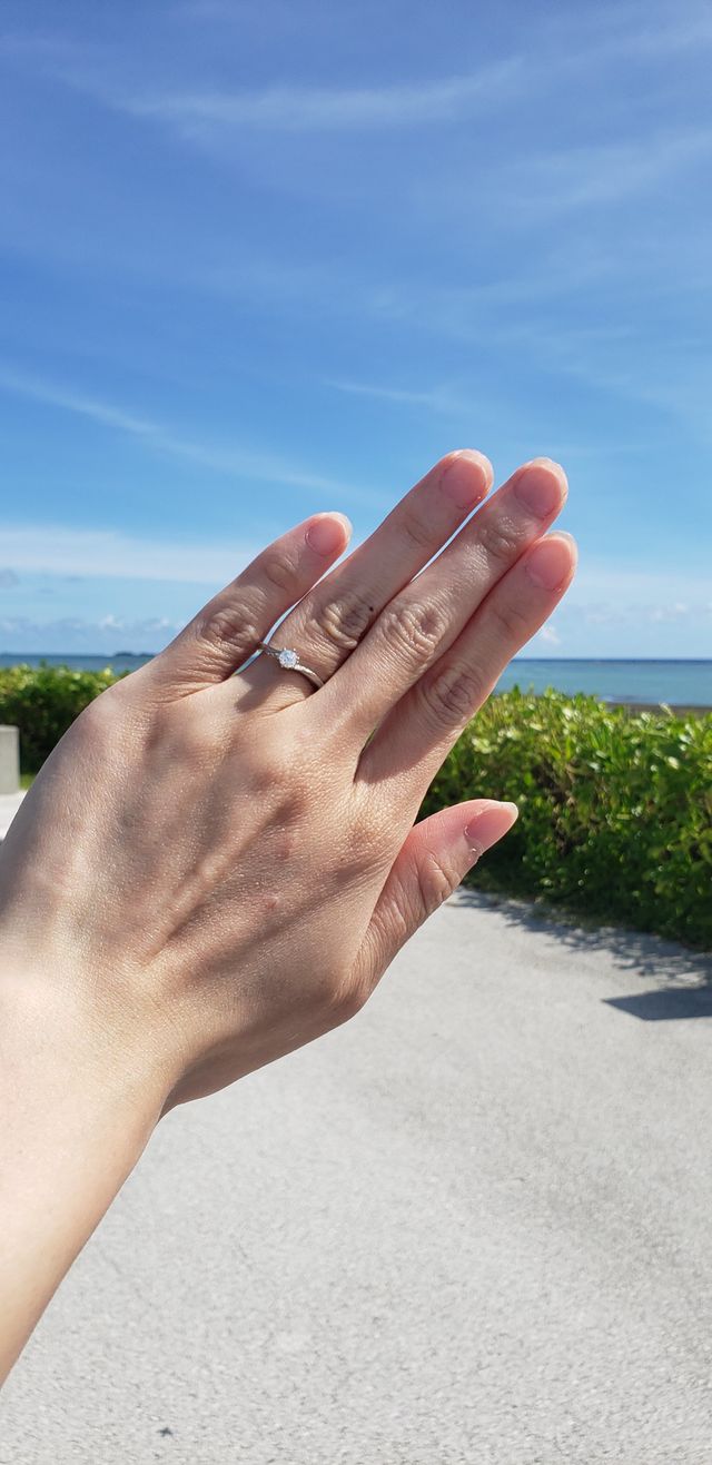 指輪をつけて記念にとりました！