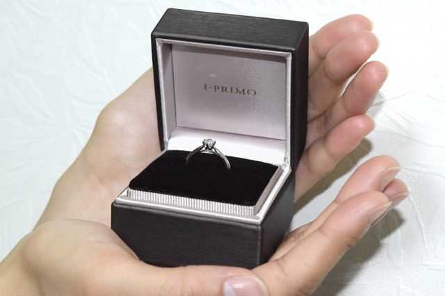 I-PRIMOのヘラクレスと言う婚約指輪です。
