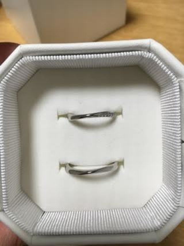 上が自分のリングで、下が旦那のリングです。