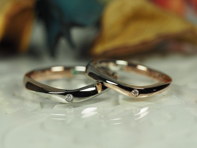 結婚指輪。ブラックとピンクゴールドを繋ぎ合わせて貰いました。