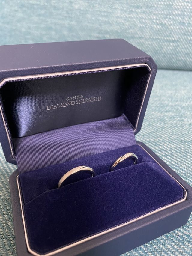 ウェーブがかったデザインです。