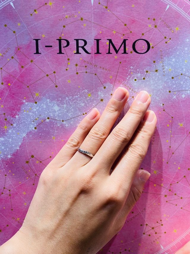 ダイヤがとても綺麗に輝く指輪です。
