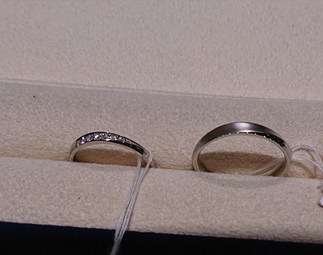 Fleuve(フレーヴ)。左が女性用、右側が男性用