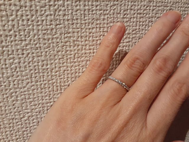 とにかくキラキラとよく輝きます！
手元が華やかになります！