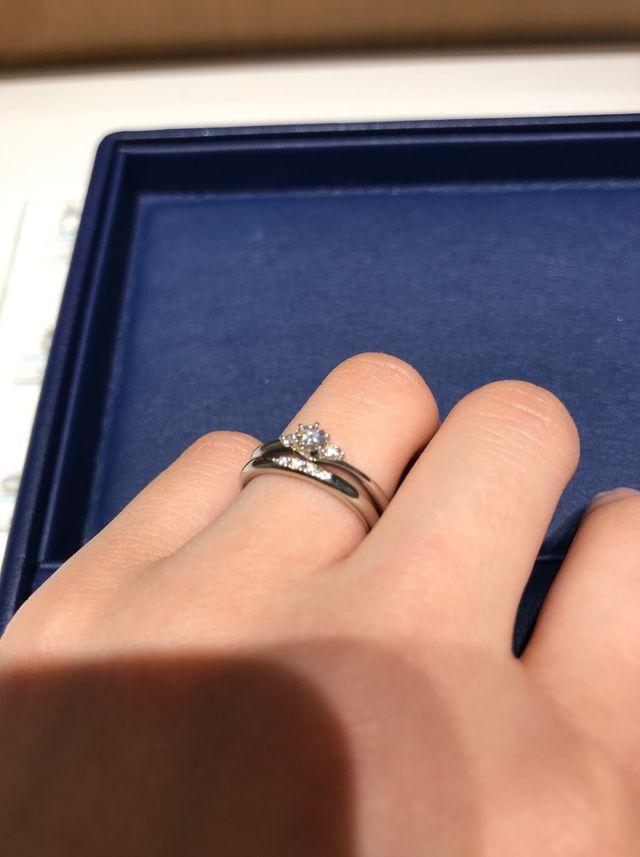 結婚指輪と婚約指輪のセットにしました