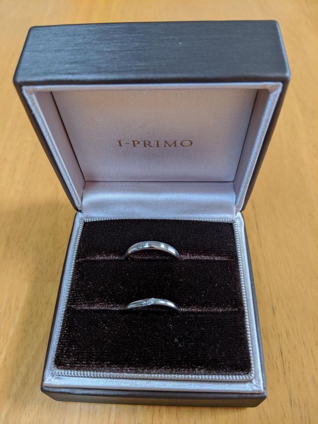 ペア商品ではなく気に入ったものをそれぞれが選び購入。