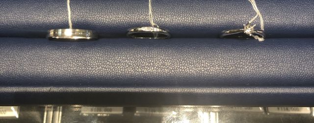 結婚指輪、婚約指輪です