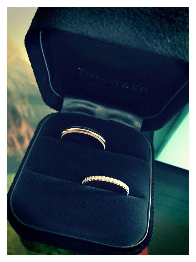 新郎用はシンプルに、新婦用は華やかに。