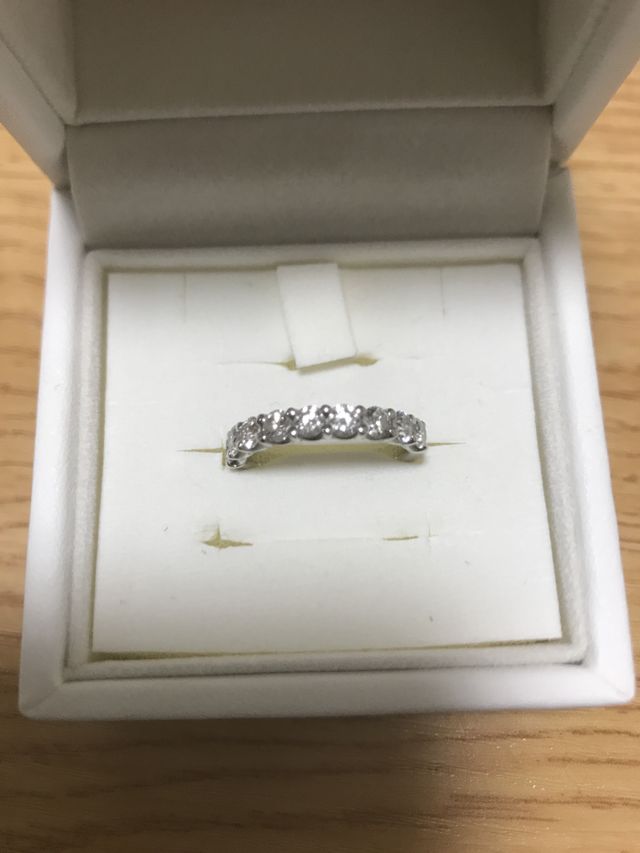 ハーフエタニティです。
